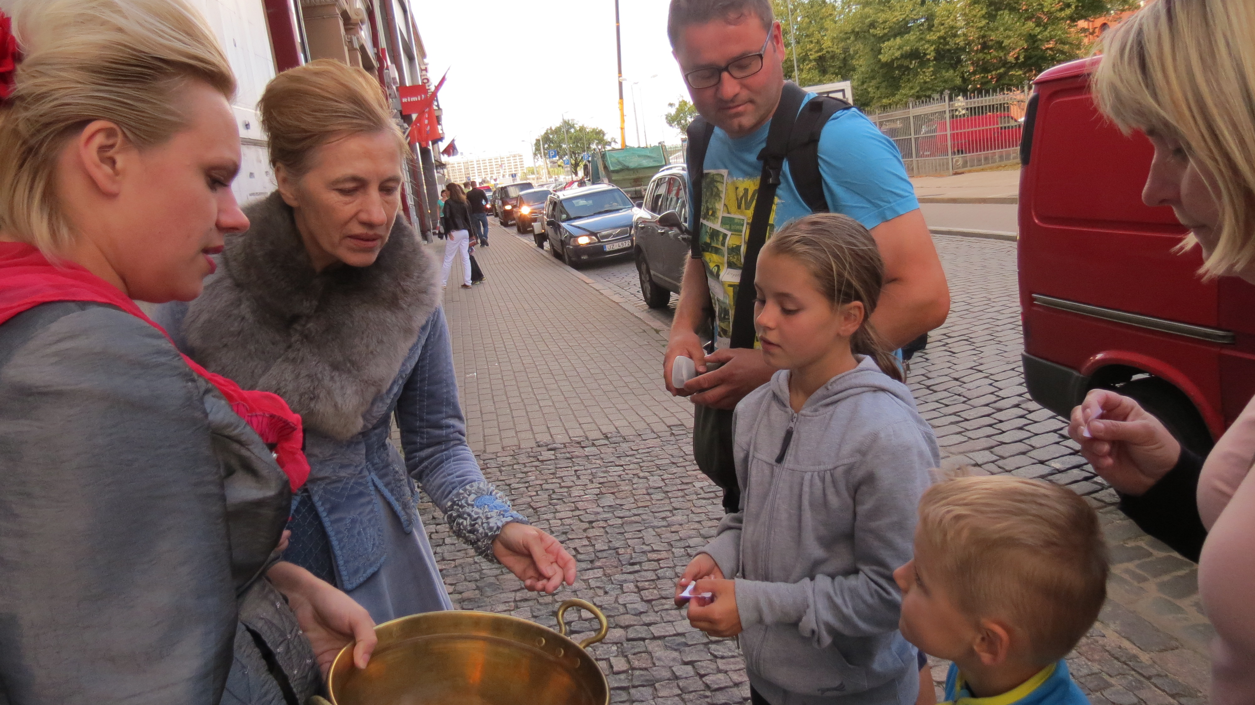 Rīgas svētku programma pie muzeja.JPG Rīgas svētku programma pie muzeja.JPG
