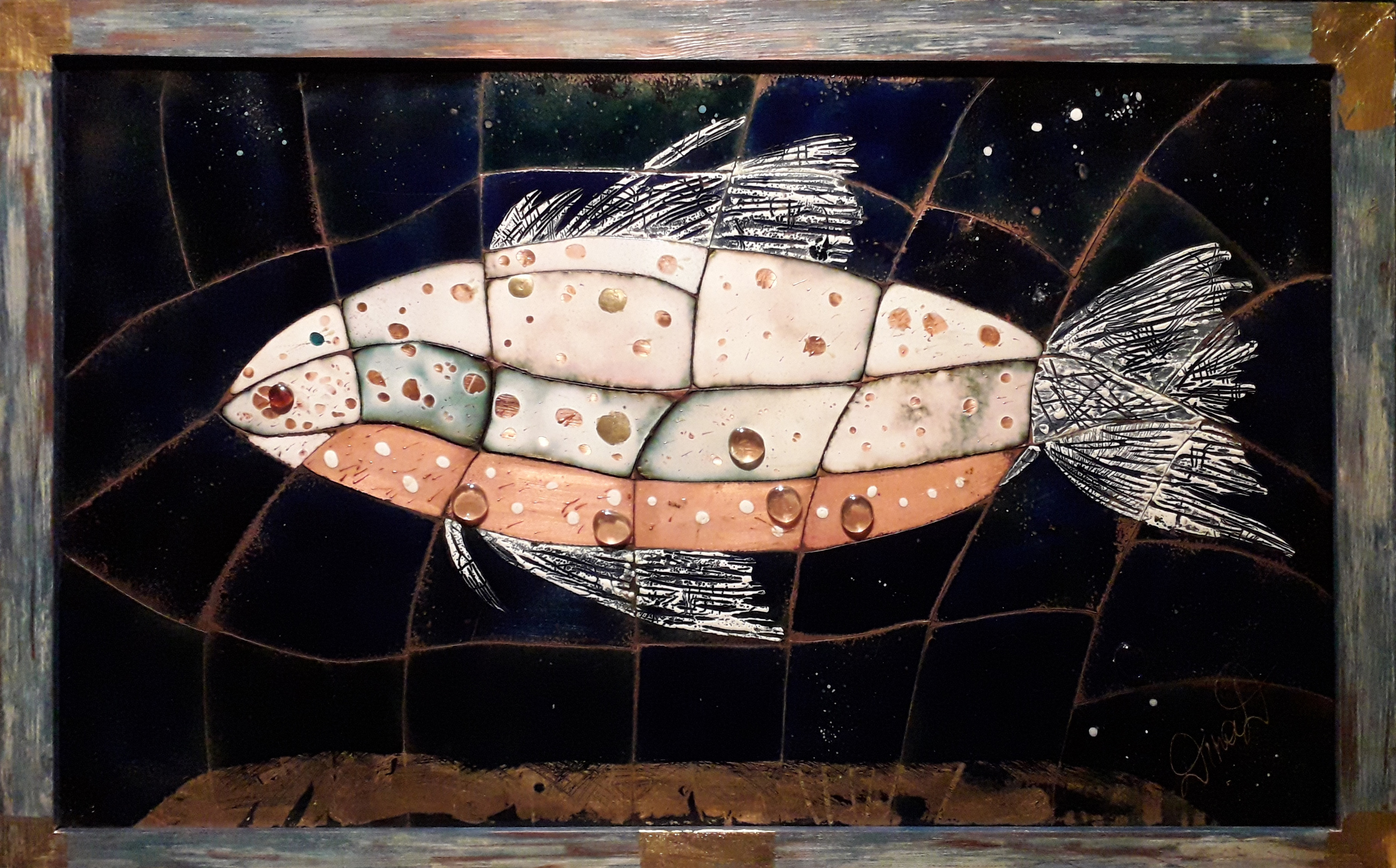 TMR 28682 D.Dubiņa. Emaljas glezna “Nārstojošā zivs”. 2012. 71 x 1,13 m� tehnika- emalja, varš, datorgrafika..jpg