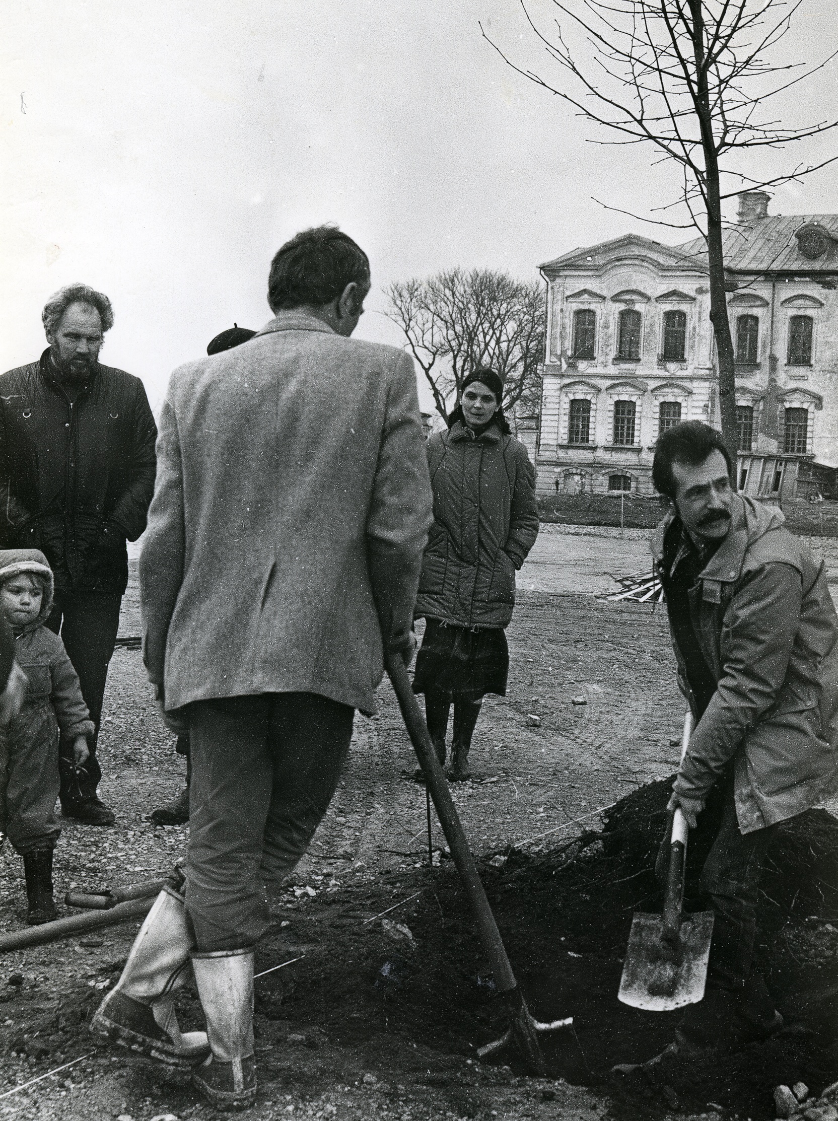 stadot pirmo koku 1984 g aprili.jpg